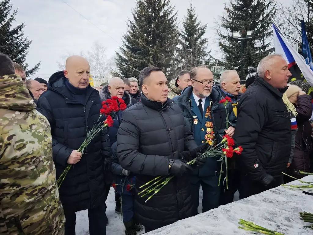 В Томске почтили память героев, павших в локальных конфликтах В Томске почтили память героев, павших в локальных конфликтах