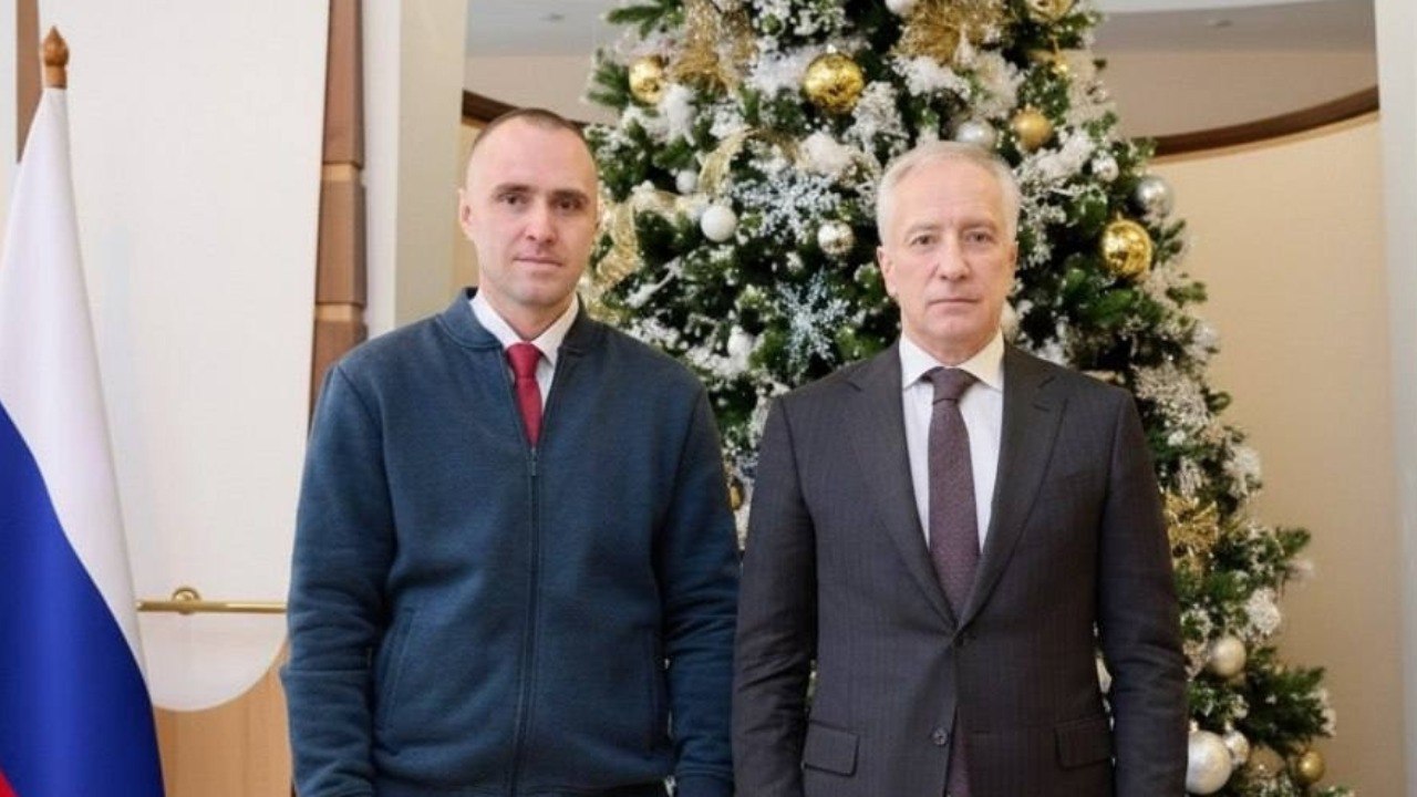 Председатель Думы Томска поздравил томича, ставшего лауреатом всероссийской патриотической акции Председатель Думы Томска поздравил томича, ставшего лауреатом всероссийской патриотической акции