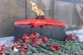 В Томске возложили цветы к Мемориалу боевой и трудовой славы