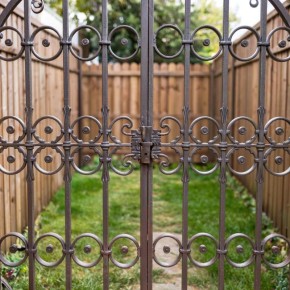 Ажурная калитка из металлолома: как создать украшение для вашего участка