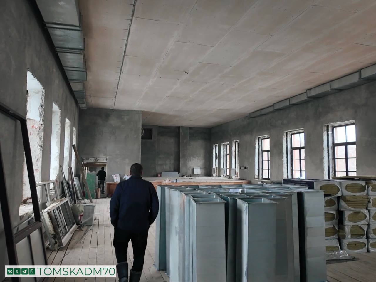 Алексей Макаров проверил ход капремонта в здании школы №3 Алексей Макаров проверил ход капремонта в здании школы №3