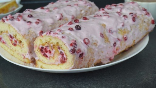 Невероятный ягодный рулет, который станет вашим любимым десертом