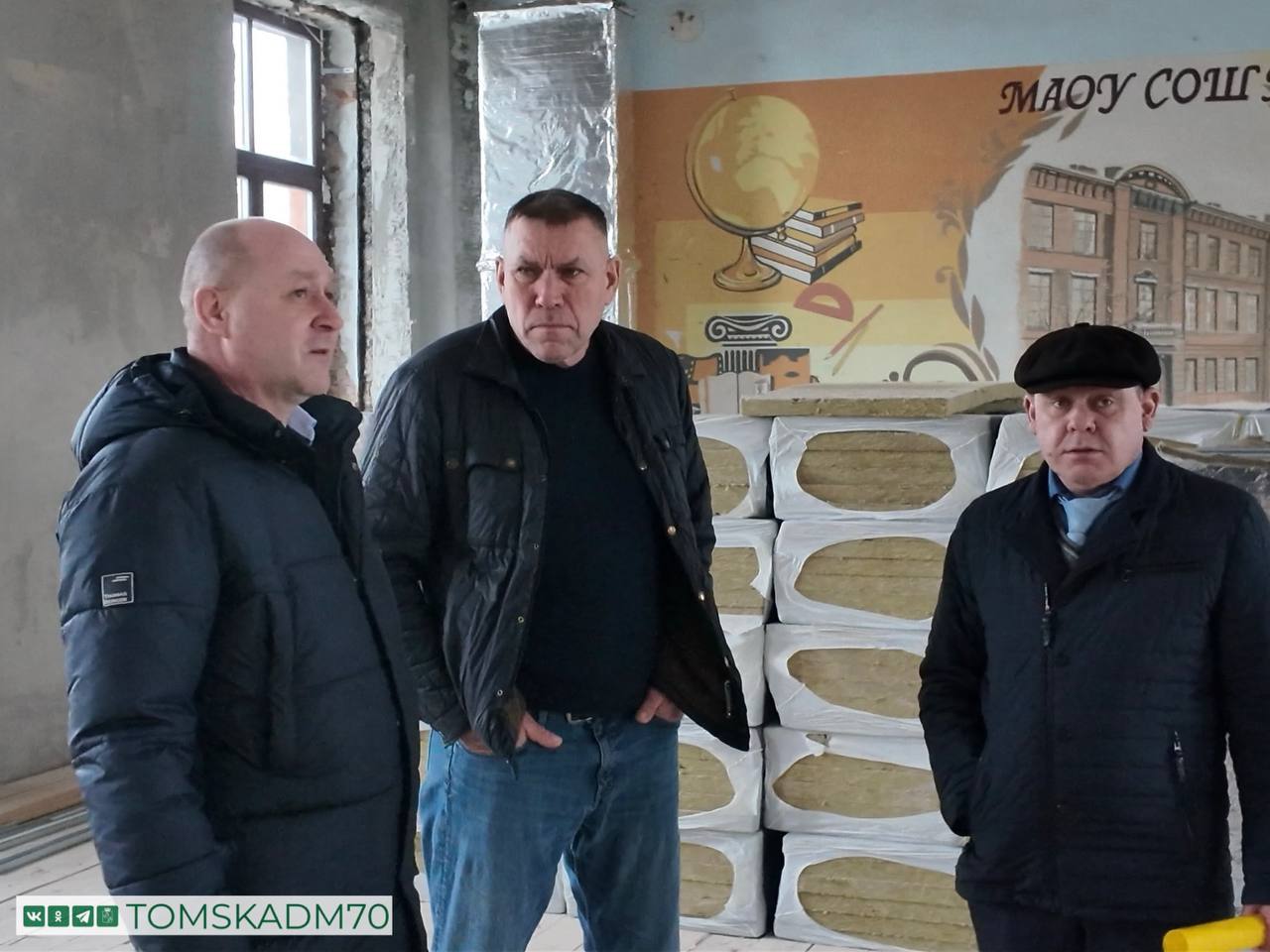 Алексей Макаров проверил ход капремонта в здании школы №3