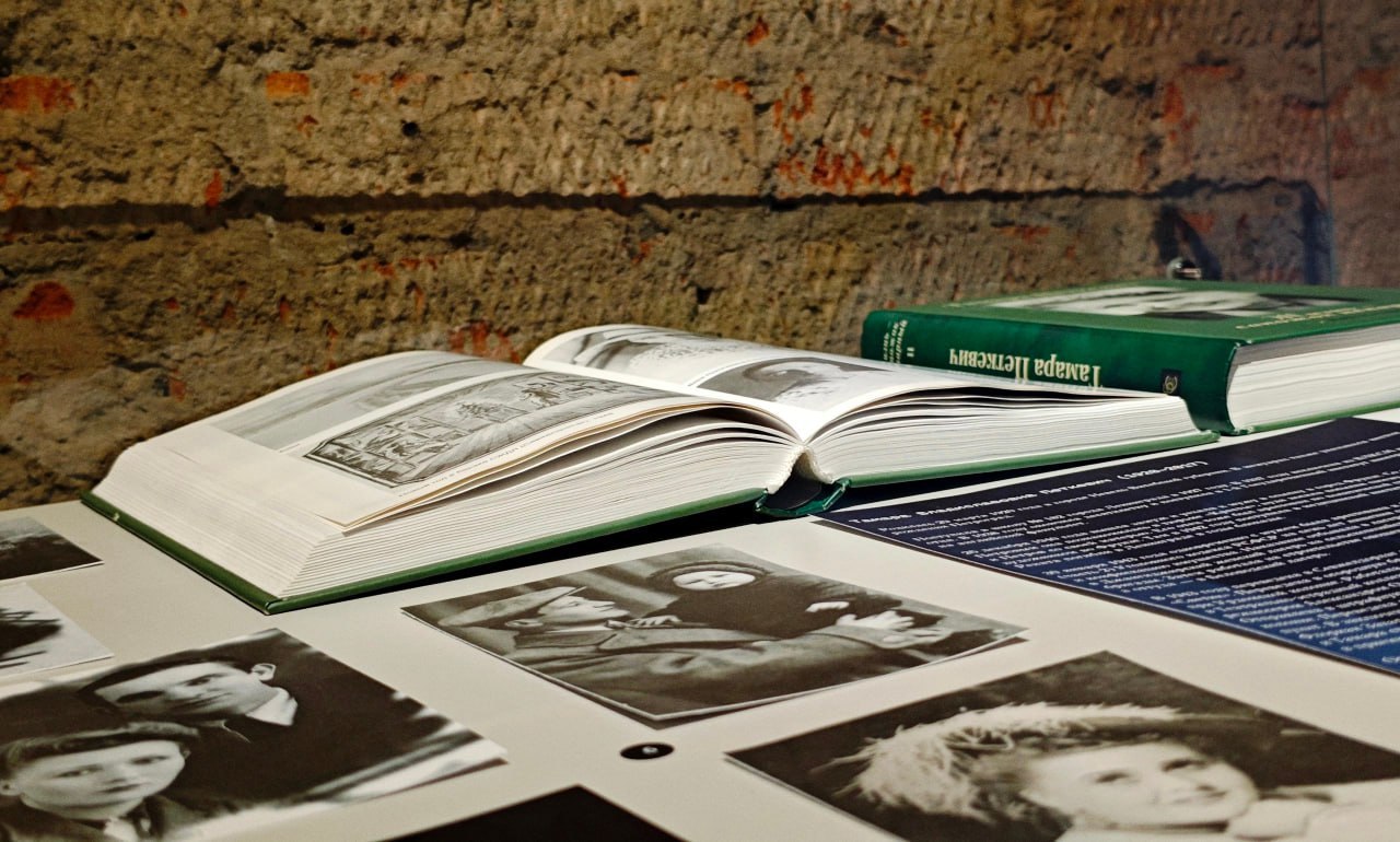 Выставка о судьбе Анны Ахматовой Выставка о судьбе Анны Ахматовой