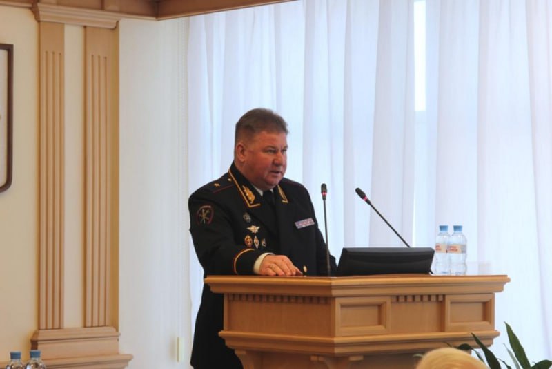 Начальник УМВД России по Томской области генерал-майор полиции Александр Никульников отчитался перед депутатами в Законодательной Думе области по итогам деятельности полиции за 2025 год Начальник УМВД России по Томской области генерал-майор полиции Александр Никульников отчитался перед депутатами в Законодательной Думе области по итогам деятельности полиции за 2025 год