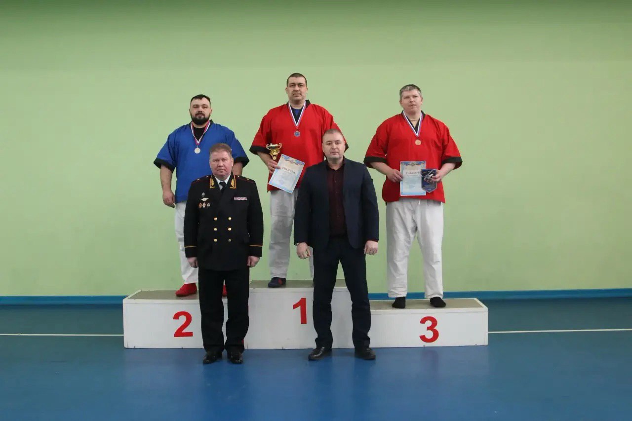 В Томске среди сотрудников полиции прошли соревнования по борьбе на поясах В Томске среди сотрудников полиции прошли соревнования по борьбе на поясах