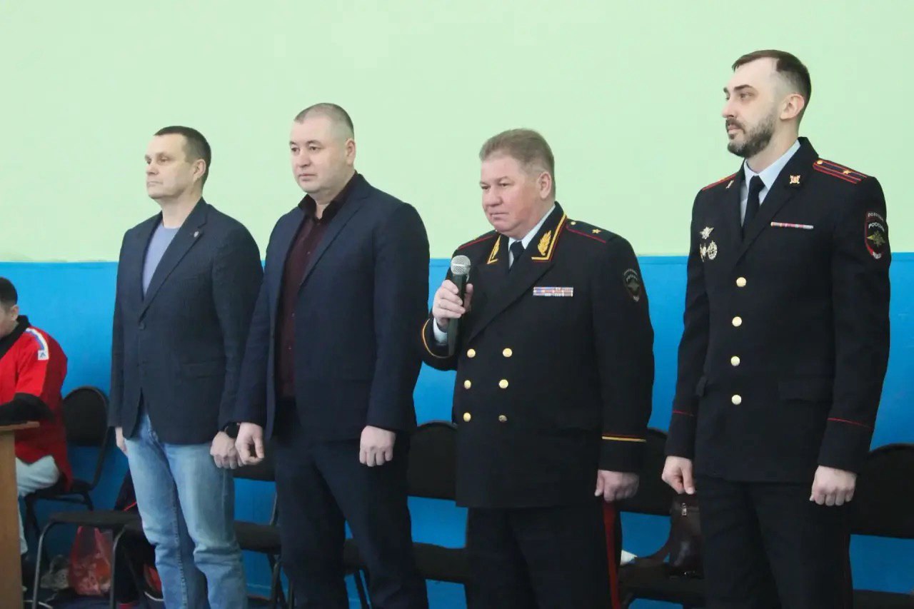 В Томске среди сотрудников полиции прошли соревнования по борьбе на поясах