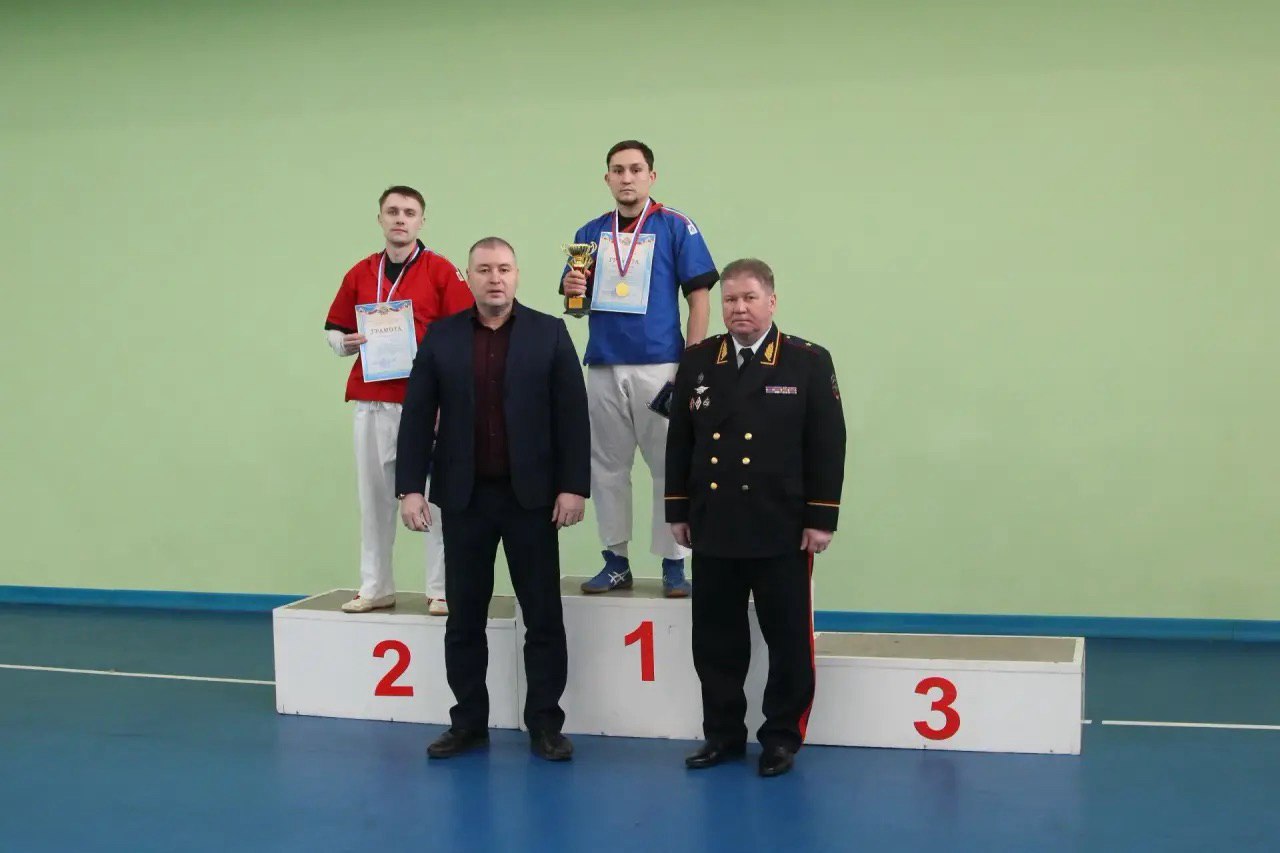 В Томске среди сотрудников полиции прошли соревнования по борьбе на поясах В Томске среди сотрудников полиции прошли соревнования по борьбе на поясах