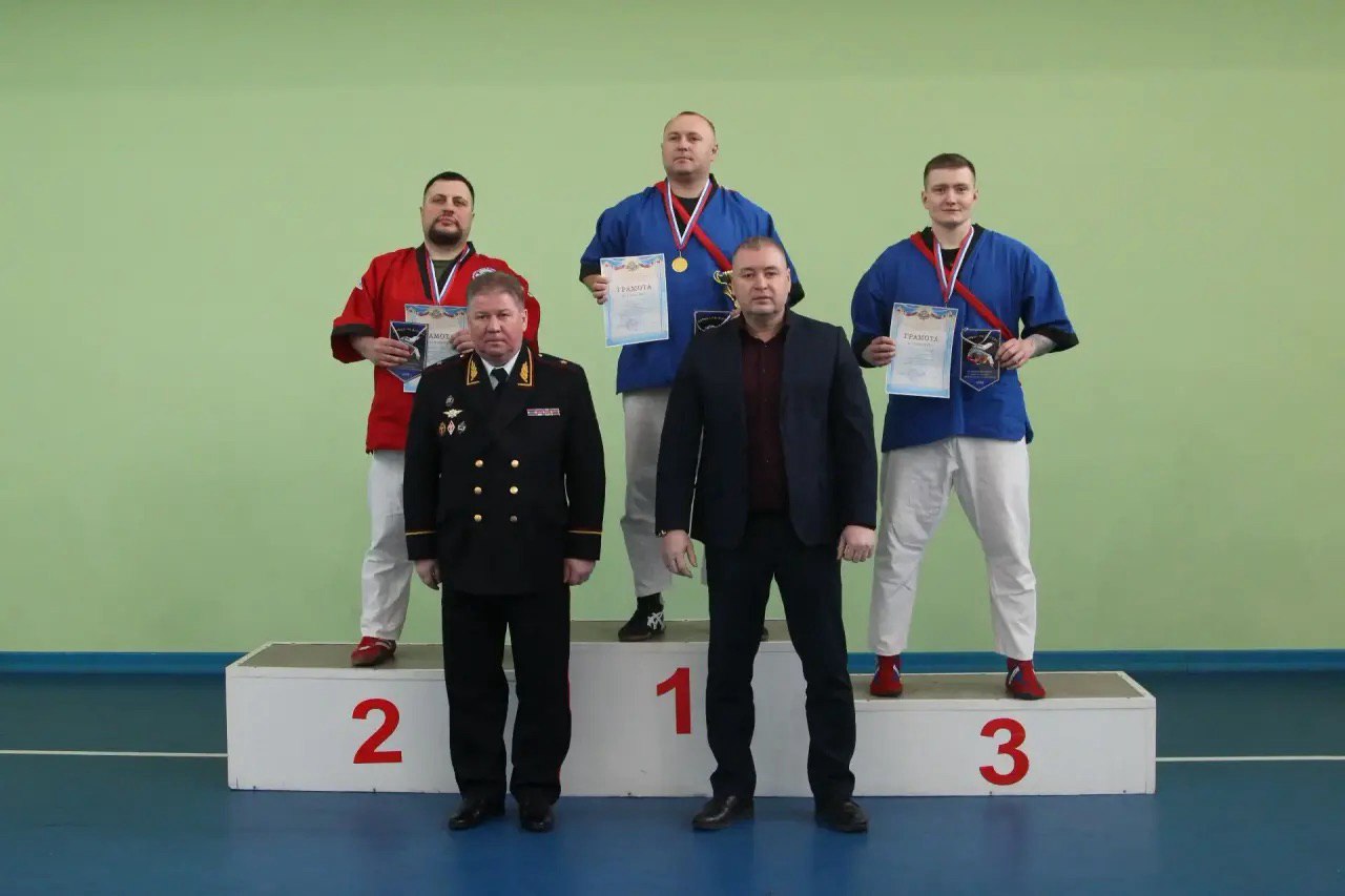 В Томске среди сотрудников полиции прошли соревнования по борьбе на поясах В Томске среди сотрудников полиции прошли соревнования по борьбе на поясах