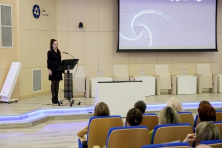 Следователь Следственного отдела УМВД России по ЗАТО г. Северск, лейтенант юстиции Анастасия Слободенюк встретилась с трудовым коллективом АО «СХК» и рассказала о том, как не стать жертвой мошенников