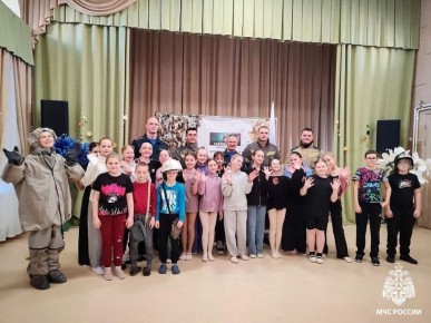 Юные защитники Отечества учатся у профессионалов: в Первомайском прошли мастер-классы от МЧС России в рамках "Зарница 2.0"