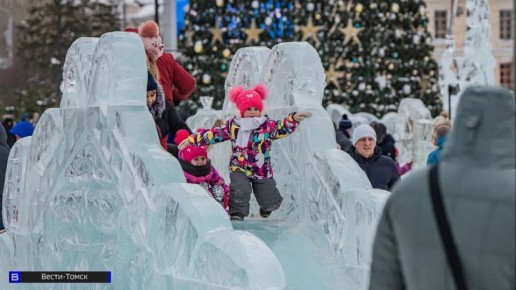 Ледовый городок и горки демонтировали на Новособорной площади в Томске