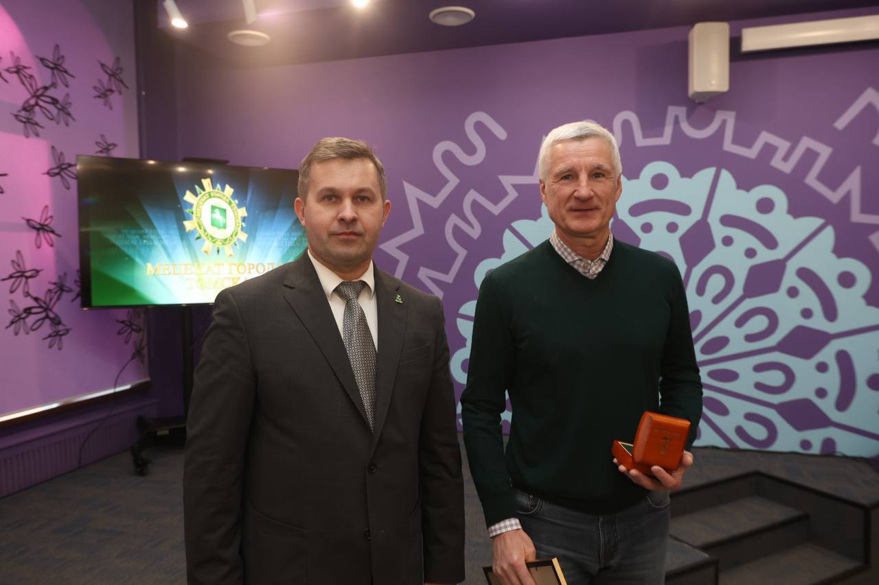 Дмитрий Махиня: Вручил награды томским меценатам – людям, которые реальными делами показывают свою любовь к нашему Томску Дмитрий Махиня: Вручил награды томским меценатам – людям, которые реальными делами показывают свою любовь к нашему Томску