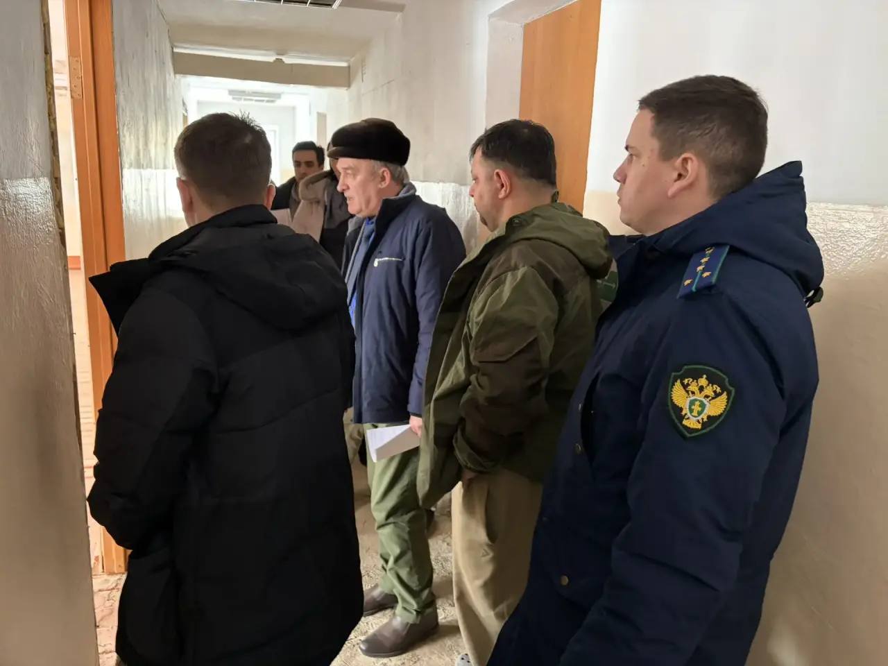 Прокуратура Первомайского района Томской области контролирует ход капитального ремонта здания начальной школы