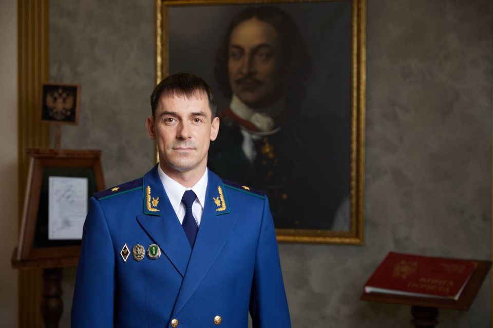 Поздравление прокурора Томской области Сергея Ломакина с Международным женским днем