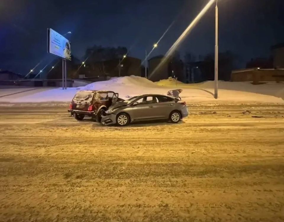 8 марта около 06 часов 40 минут в городе Томске в районе дома 68 по улице Елизаровых произошло столкновение встречных автомобилей
