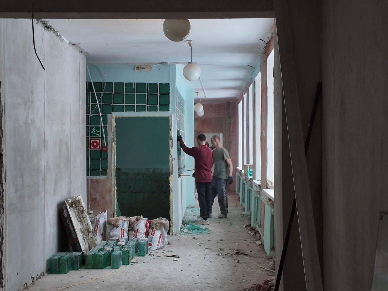 Дмитрий Махиня: Заслушал доклад заместителя мэра Алексея Макарова о ходе ремонта в городских школах Дмитрий Махиня: Заслушал доклад заместителя мэра Алексея Макарова о ходе ремонта в городских школах