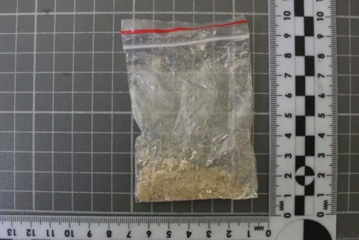 Оперативники группы по контролю за оборотом наркотиков ОМВД России по Колпашевскому району, реализуя оперативную информацию, по подозрению в хранении наркотических средств, задержали ранее судимого жителя села Тогур 1995...