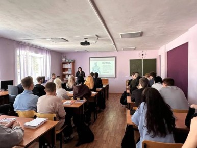 Начальник ОДН ОУУПиПДН ОМВД России по Колпашевскому району майор полиции Анастасия Маслова провела для студентов Колпашевского социально-промышленного колледжа мероприятие на тему «Уроки безопасности в сети Интернет»