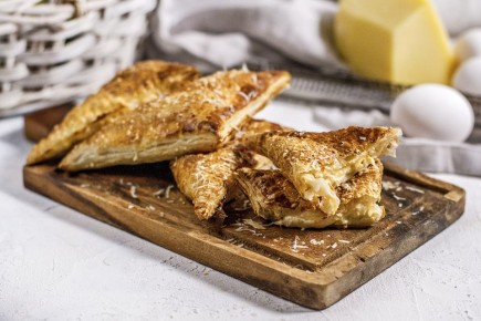 Слойки с сыром: быстро и вкусно для вашего стола