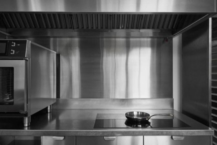 Секреты ухода за кухней из нержавеющей стали