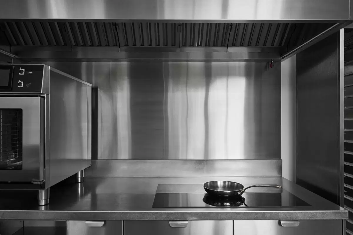 Секреты ухода за кухней из нержавеющей стали