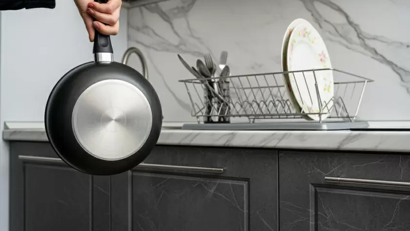 Как ошибочное хранение посуды может сократить её срок службы