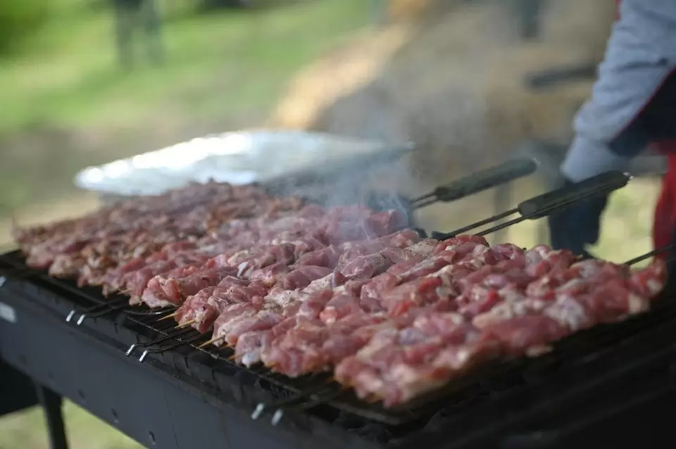 Шашлычную на Оптиков закрыли после вспышки норовируса