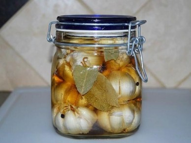 Маринованный чеснок: как сохранить здоровье и вкус с каждым зубчиком