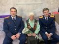 Сотрудники Парабельского межрайонного следственного отдела поздравили с Днем Победы труженицу тыла