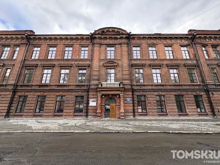 У школы №3 в Томске продолжается большой капремонт