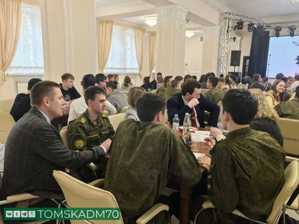 В Томске прошла музыкальная викторина «Песни Победы» В Томске прошла музыкальная викторина «Песни Победы»