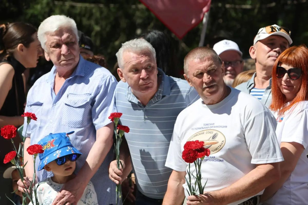 Владимир Мазур: Сегодня День ветеранов боевых действий — день мужественных людей, которым мы обязаны безопасностью, суверенитетом и самим существованием страны Владимир Мазур: Сегодня День ветеранов боевых действий — день мужественных людей, которым мы обязаны безопасностью, суверенитетом и самим существованием страны