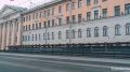 На фасаде главного корпуса ТУСУРа восстанавливают утраченный декор