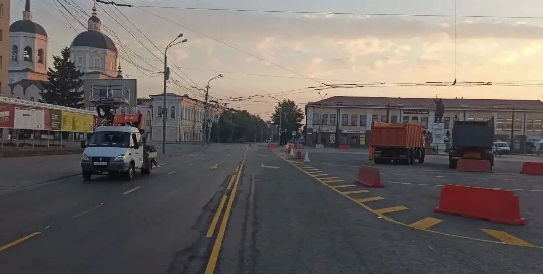 На дорожном кольце площади Ленина начала действовать новая схема движения На дорожном кольце площади Ленина начала действовать новая схема движения