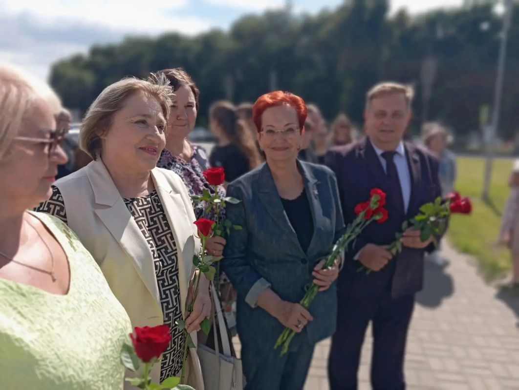 Томская делегация посетила мемориальные места в муниципалитетах Смоленской области Томская делегация посетила мемориальные места в муниципалитетах Смоленской области