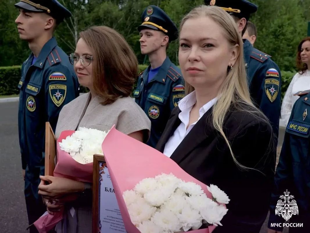 В Томске торжественно отметили 99-летие государственного пожарного надзора МЧС России В Томске торжественно отметили 99-летие государственного пожарного надзора МЧС России