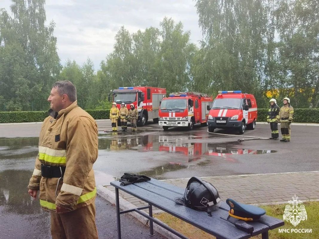 «Чист от сажи и копоти»: в Томске огнеборцы проводили на заслуженный отдых сотрудника МЧС России «Чист от сажи и копоти»: в Томске огнеборцы проводили на заслуженный отдых сотрудника МЧС России