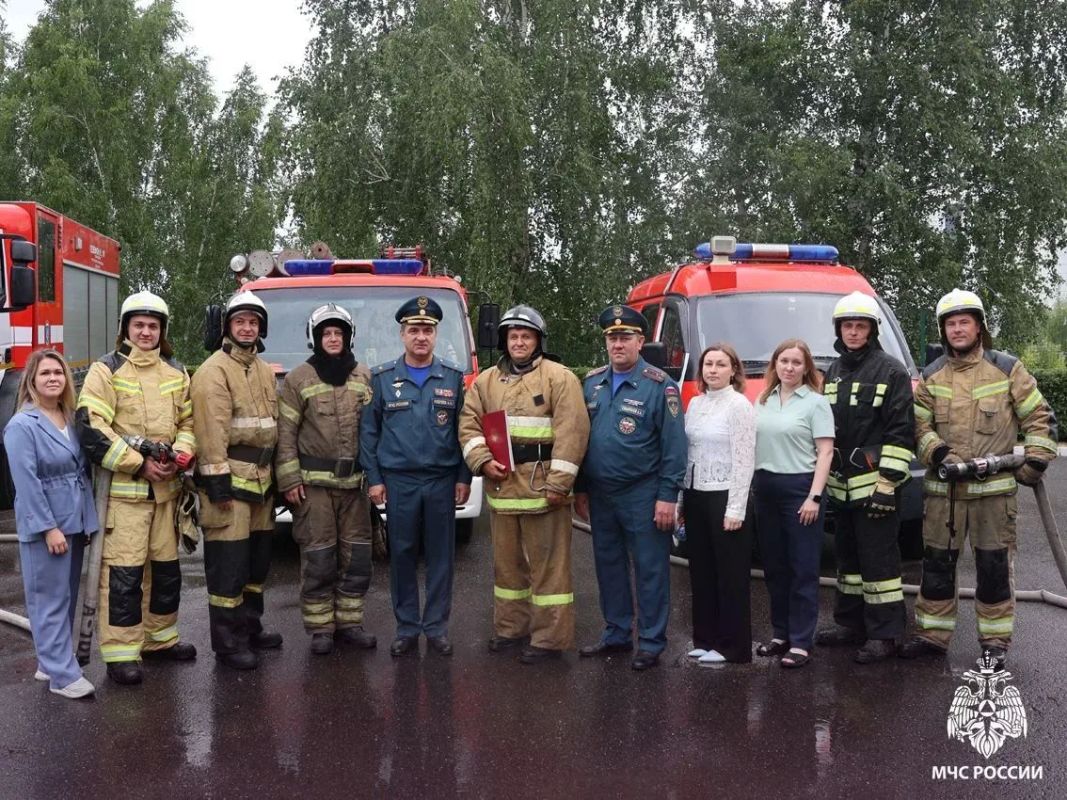«Чист от сажи и копоти»: в Томске огнеборцы проводили на заслуженный отдых сотрудника МЧС России «Чист от сажи и копоти»: в Томске огнеборцы проводили на заслуженный отдых сотрудника МЧС России