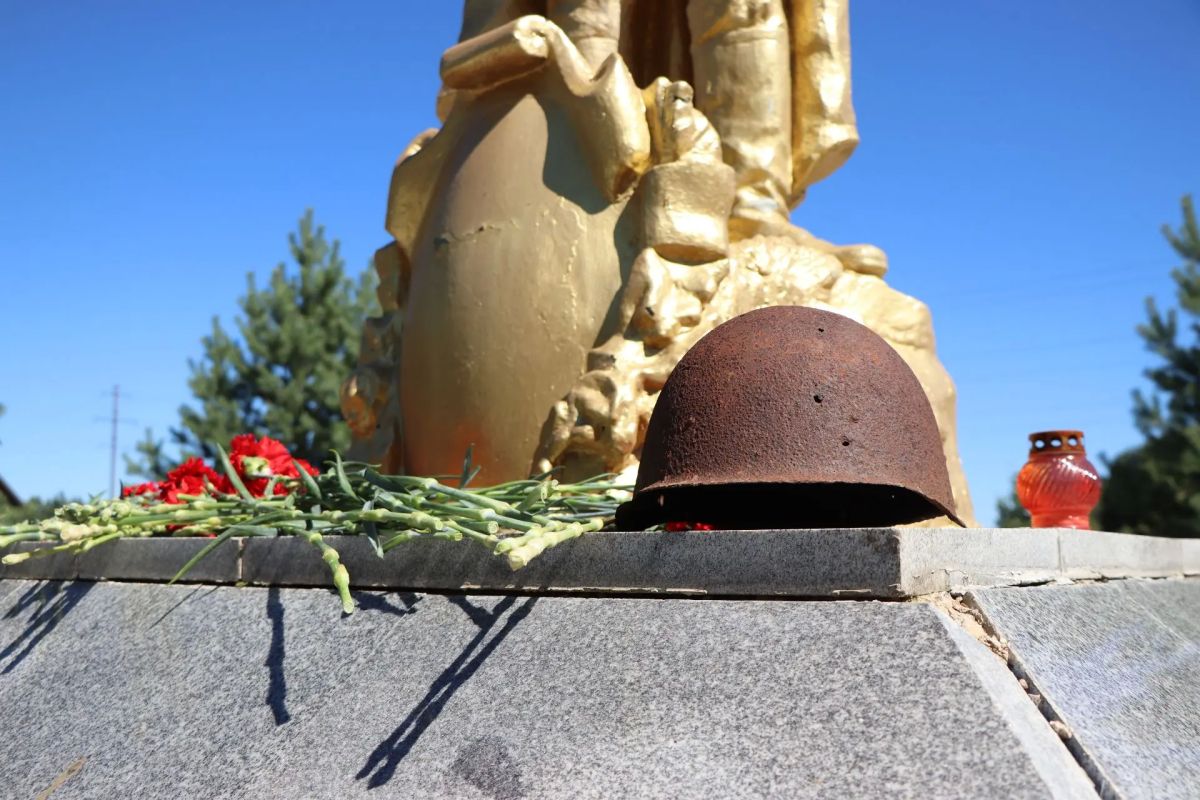 В Смоленской области свято хранят память о воинах-сибиряках из 166-й стрелковой дивизии В Смоленской области свято хранят память о воинах-сибиряках из 166-й стрелковой дивизии