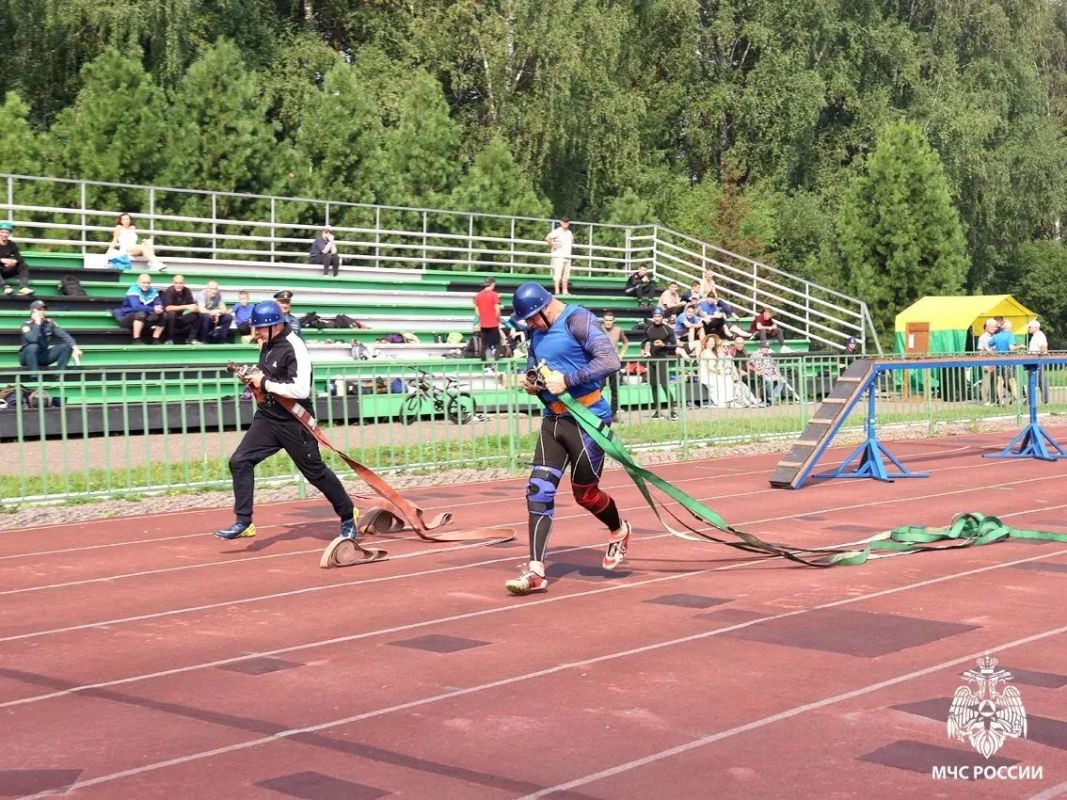 В Томске стартовал чемпионат по пожарно-спасательному спорту В Томске стартовал чемпионат по пожарно-спасательному спорту