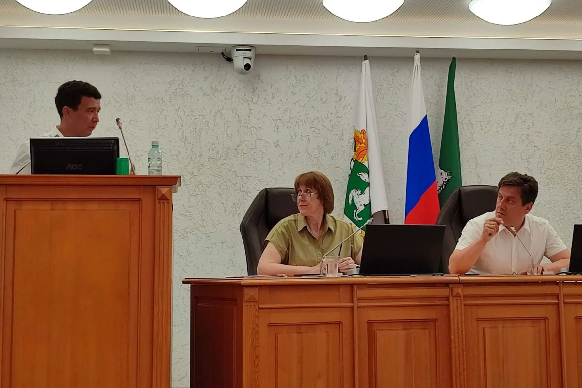 Сегодня на заседании комитета по развитию территории депутаты Думы Томска обсудили установку в Томске двух новых памятников, работу со списком особо охраняемых природных территорий и городским дизайн-кодом, деятельность...