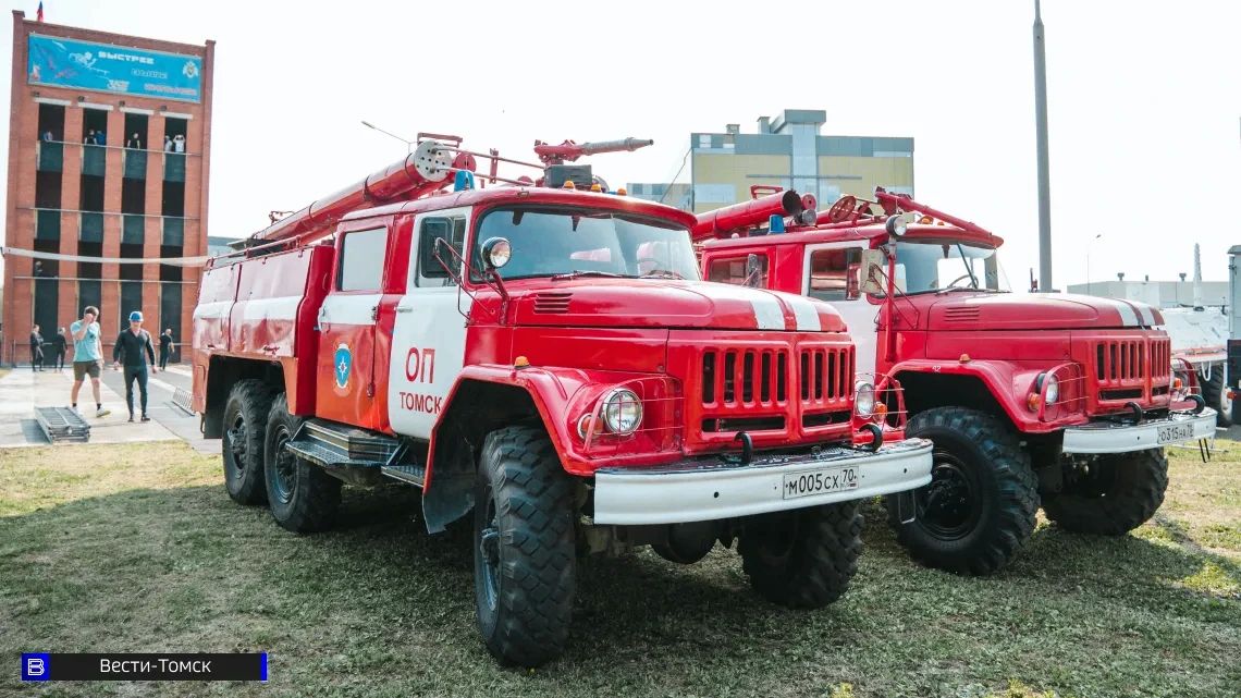 Огонь, азарт и ловкость: показываем, как прошли состязания пожарных в Томске