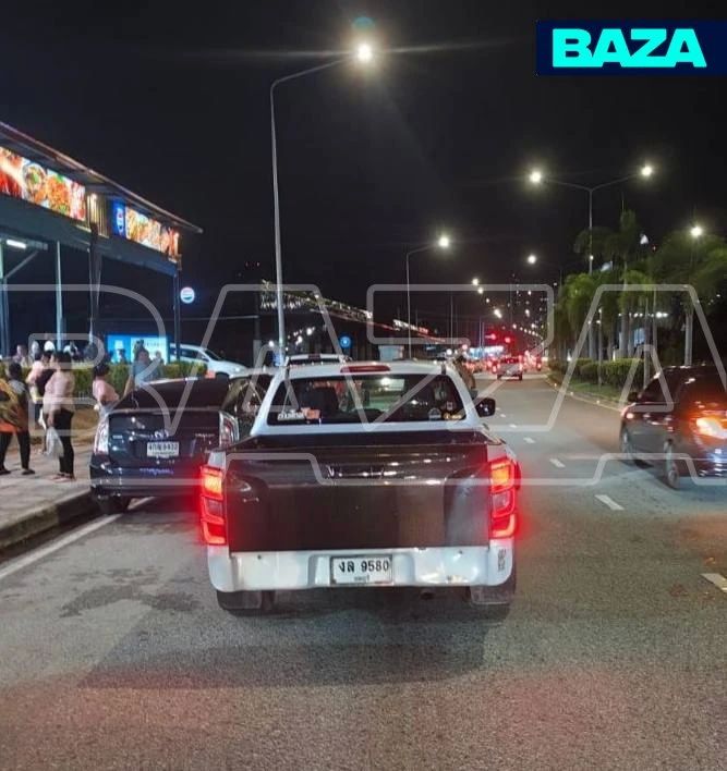 Российскую семью не выпускают из Таиланда после ДТП — на мужчину завели уголовное дело из-за открытой двери такси, в которую врезалась тайка Российскую семью не выпускают из Таиланда после ДТП — на мужчину завели уголовное дело из-за открытой двери такси, в которую врезалась тайка