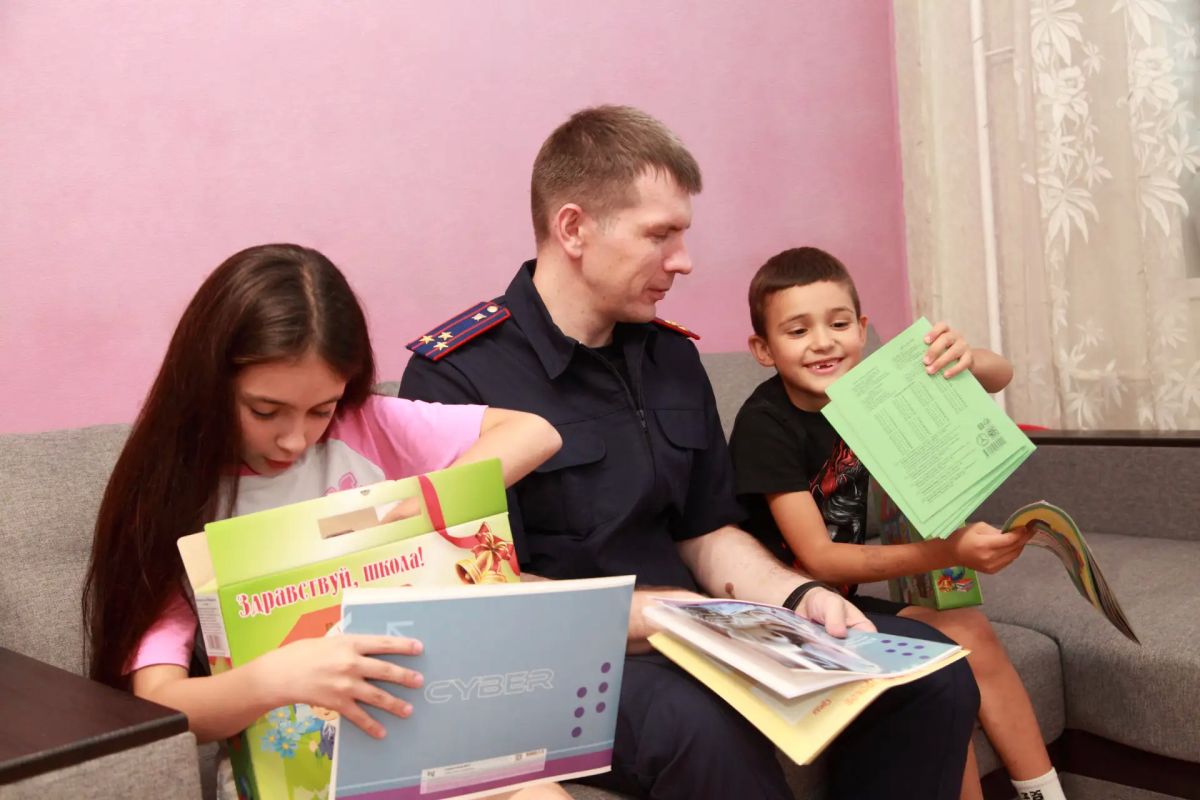 В Томске исполняющий обязанности руководителя регионального управления СК России навестил семью участника специальной военной операции В Томске исполняющий обязанности руководителя регионального управления СК России навестил семью участника специальной военной операции
