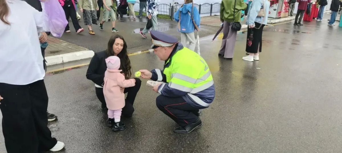 В Северске сотрудники Госавтоинспекции провели профилактическую акцию на фестивале «Живи Ярко, Северск» В Северске сотрудники Госавтоинспекции провели профилактическую акцию на фестивале «Живи Ярко, Северск»