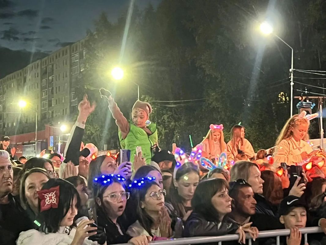Владимир Мазур: Праздничный концерт в Стрежевом Владимир Мазур: Праздничный концерт в Стрежевом