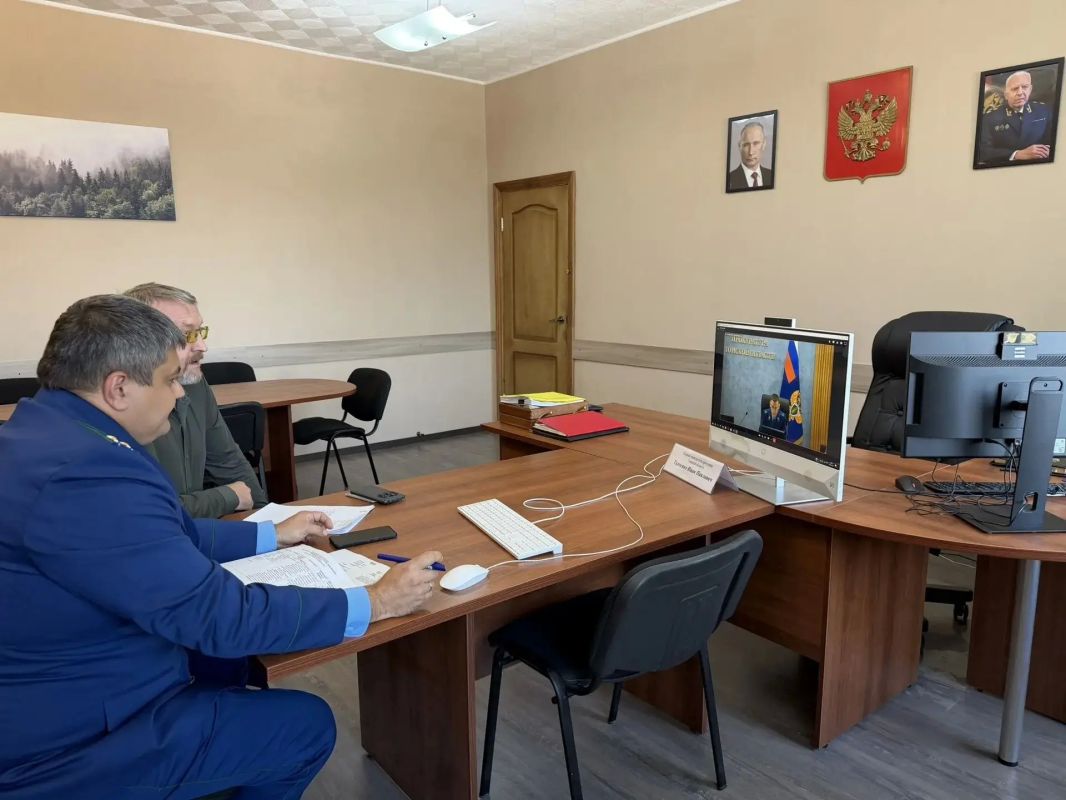 Первый заместитель прокурора Томской области Иван Ткаченко провел личный прием жителей г. Стрежевого Томской области Первый заместитель прокурора Томской области Иван Ткаченко провел личный прием жителей г. Стрежевого Томской области