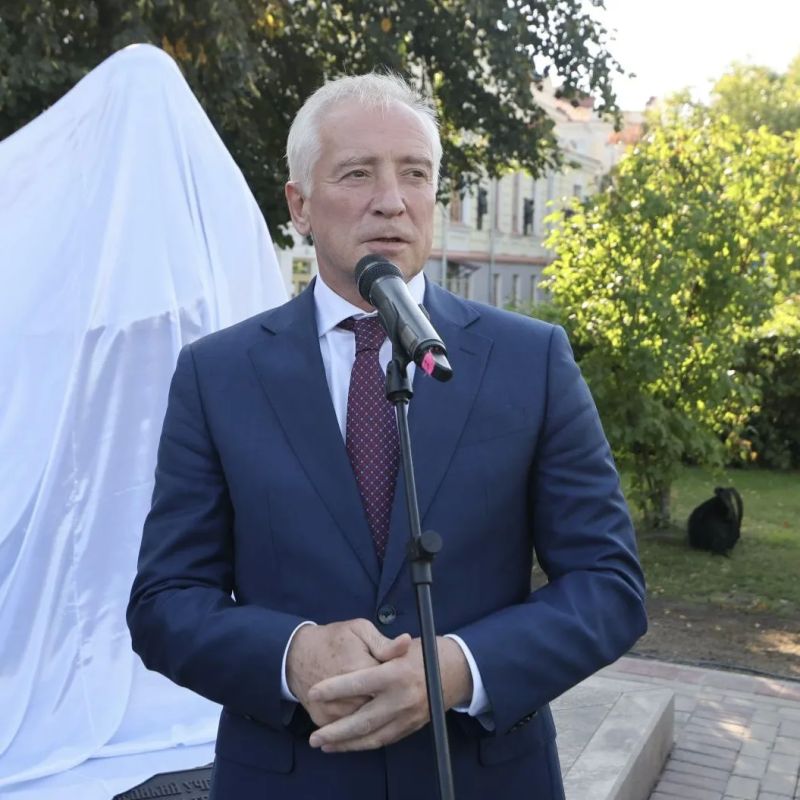 Владимир Мазур: В Томске, студенческой столице России, одном из ведущих научных и образовательных центров страны бережно храним память об учёных, внёсших огромный вклад в развитие науки Владимир Мазур: В Томске, студенческой столице России, одном из ведущих научных и образовательных центров страны бережно храним память об учёных, внёсших огромный вклад в развитие науки