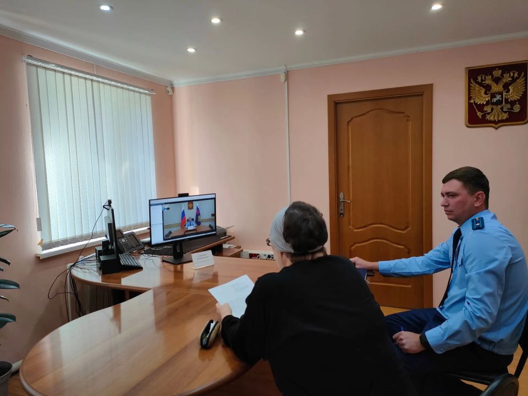 Заместитель прокурора Томской области Валерий Александрин провел личный прием жителей Александровского и Молчановского районов Заместитель прокурора Томской области Валерий Александрин провел личный прием жителей Александровского и Молчановского районов
